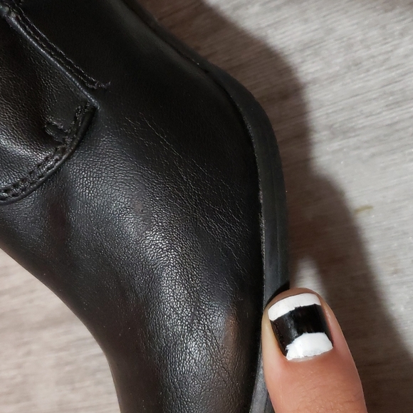 Black Pointed Toe High Heel Leather Ankle Booties sz 8 - Picture 7 of 7